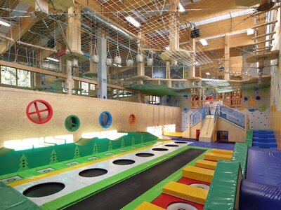 Indoor Spiel- und Sporthalle